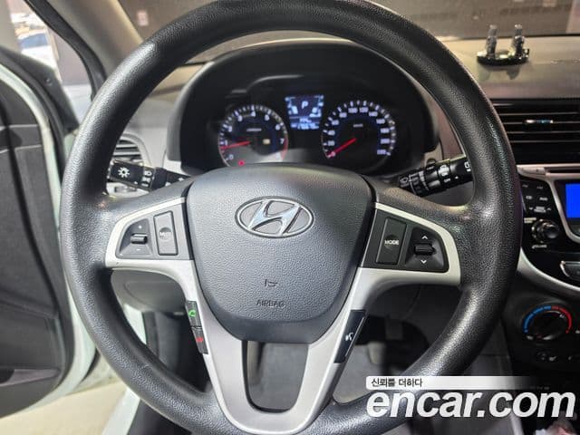 Hyundai Accent(новый кузов / новое поколение) Premier, 2012 9