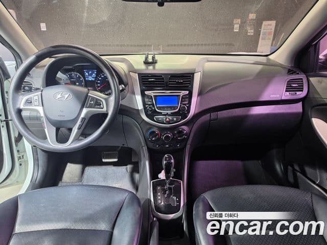 Hyundai Accent(новый кузов / новое поколение) Premier, 2012 11