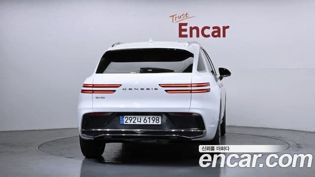 Genesis GV70, 2025 4