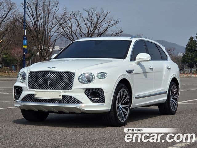 Bentley Bentayga 4.0 V8 Azure, 2023 1