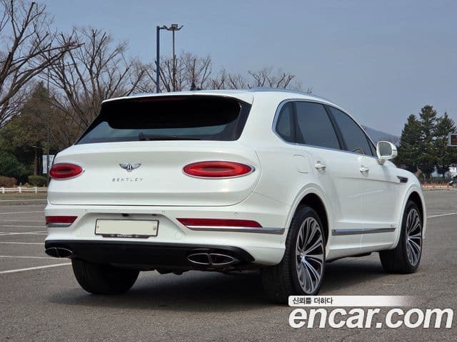 Bentley Bentayga 4.0 V8 Azure, 2023 2