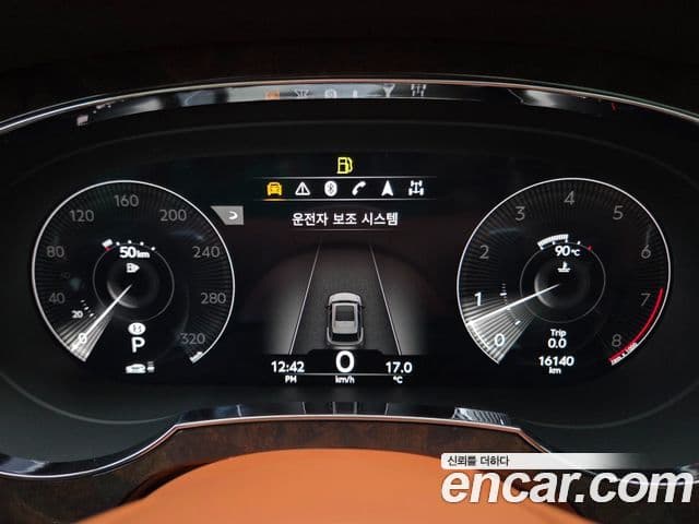 Bentley Bentayga 4.0 V8 Azure, 2023 8