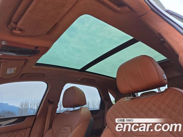 Bentley Bentayga 4.0 V8 Azure, 2023 15