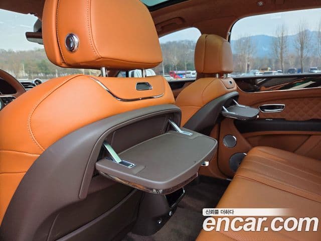 Bentley Bentayga 4.0 V8 Azure, 2023 17