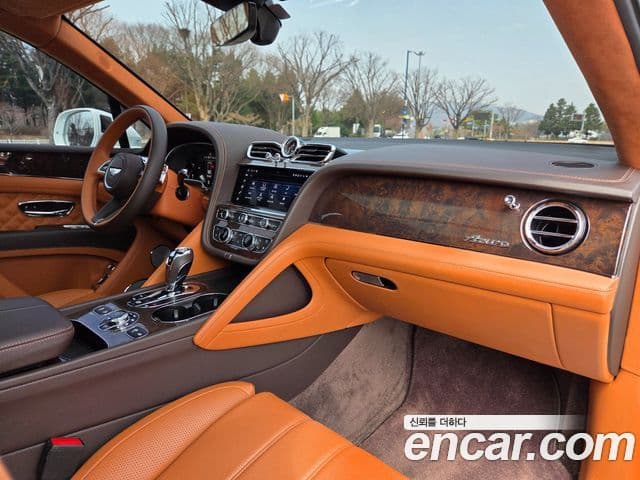 Bentley Bentayga 4.0 V8 Azure, 2023 18