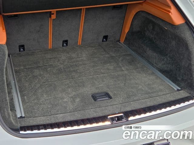 Bentley Bentayga 4.0 V8 Azure, 2023 20