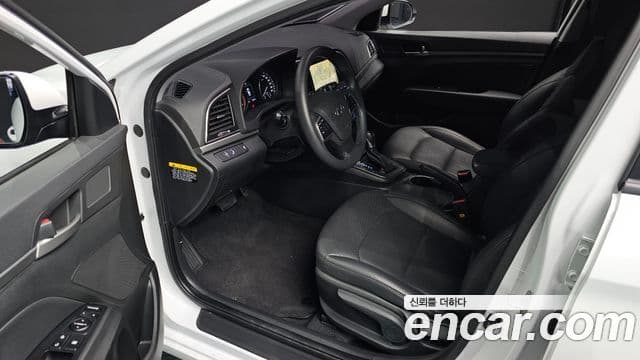 Hyundai Avante AD 1.6 GDI Value Plus, 2017 11