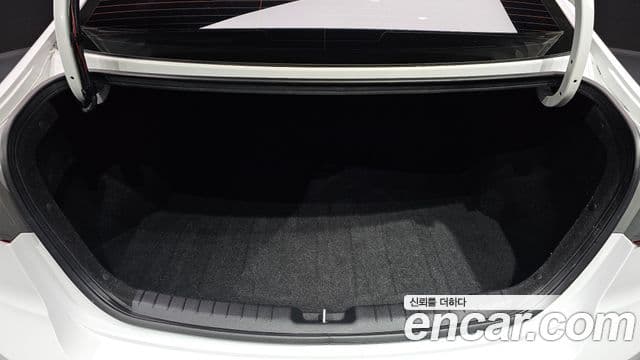 Hyundai Avante AD 1.6 GDI Value Plus, 2017 20