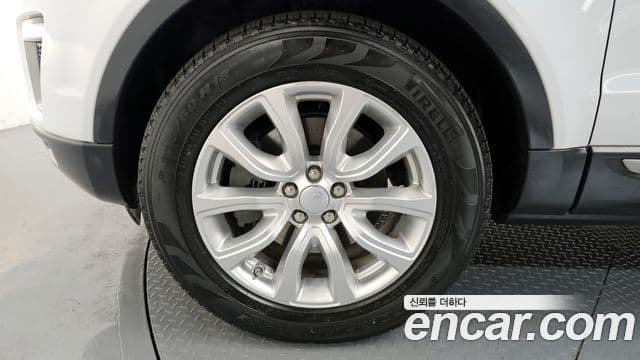 Land Rover Range Rover Evoque 2.0 TD4 SE, 2017 все фото