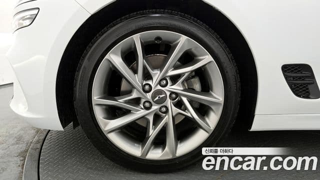 Genesis The / новый New G70, 2021 все фото