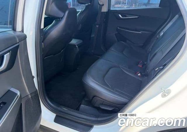 Kia EV6 Air, 2023 10