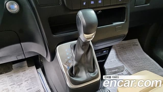 Hyundai Staria Modern, 2024 12