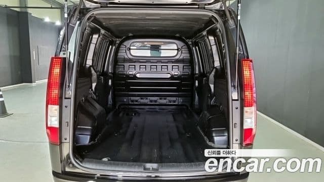 Hyundai Staria Modern, 2024 14