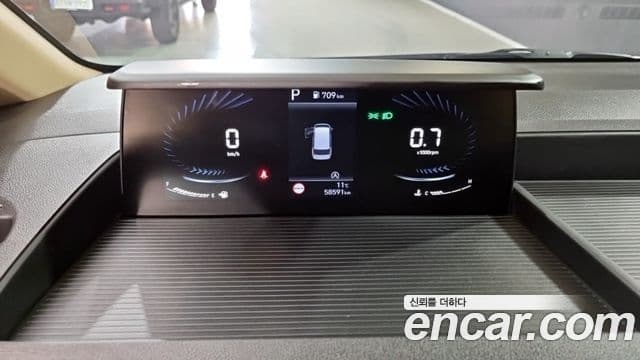 Hyundai Staria Modern, 2024 16