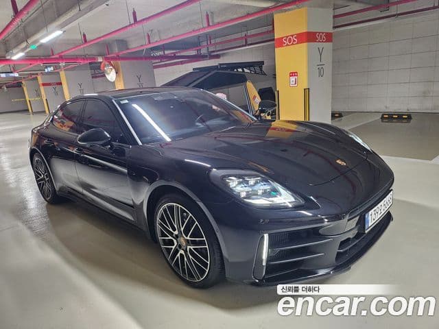 Porsche Panamera (976)