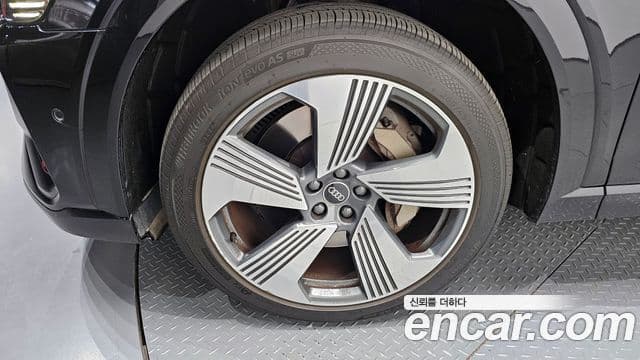 Audi e-Tron 55 Quattro Sportback, 2022 все фото