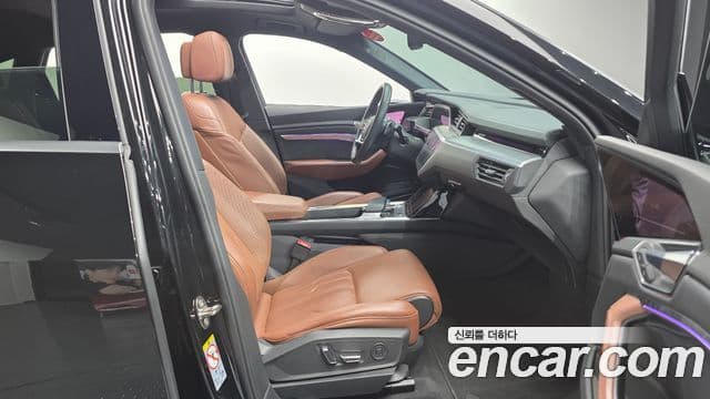 Audi e-Tron 55 Quattro Sportback, 2022 10