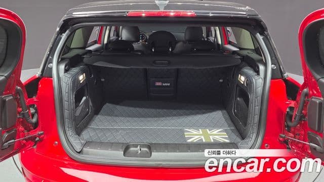 Mini Cooper 클럽맨 2세대, 2024 20