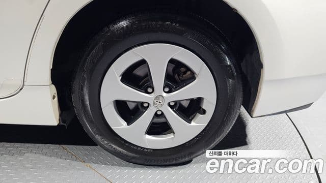 Toyota 프리우스 1.8 E, 2015 все фото