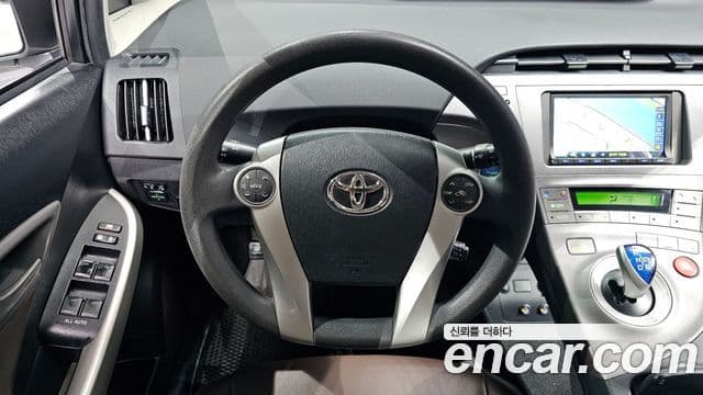 Toyota 프리우스 1.8 E, 2015 13