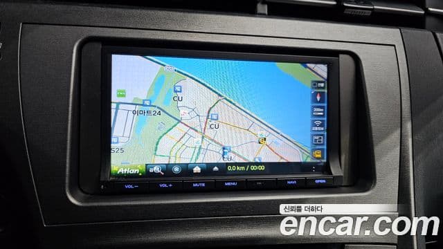 Toyota 프리우스 1.8 E, 2015 14