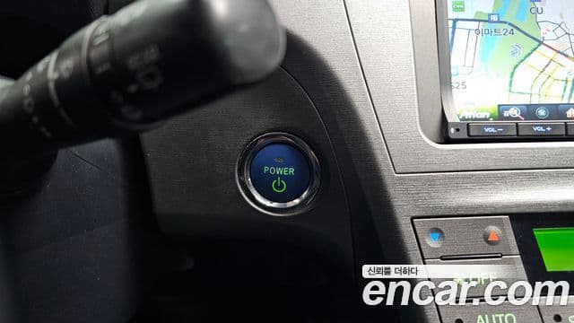 Toyota 프리우스 1.8 E, 2015 18