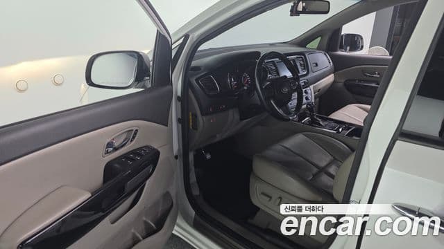 Kia All New Carnival Noblesse, 2016 11
