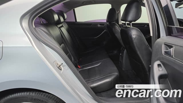 Volkswagen New Jetta 6세대, 2012 12