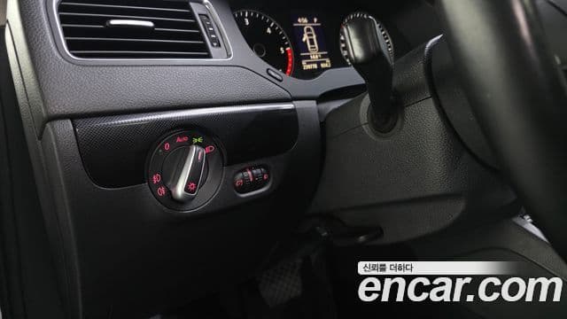 Volkswagen New Jetta 6세대, 2012 18