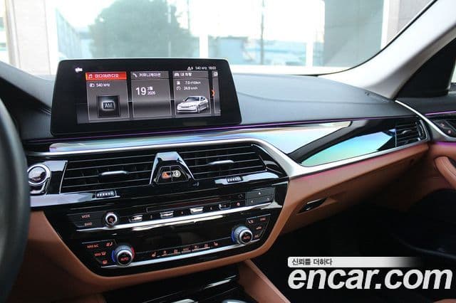 BMW 5시리즈 (G30) 520d Luxury Special Edition, 2018 12