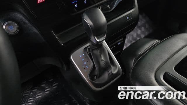 Hyundai Staria Modern, 2023 9