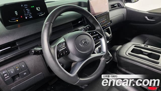 Hyundai Staria Modern, 2023 13