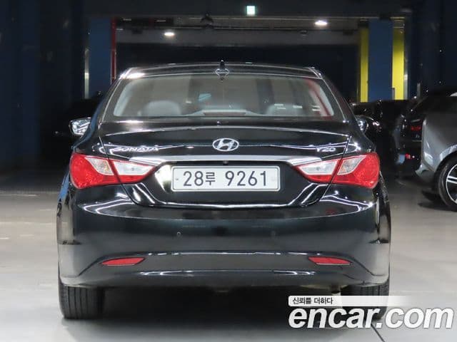 Hyundai YF Sonata топовая версия, 2010 4