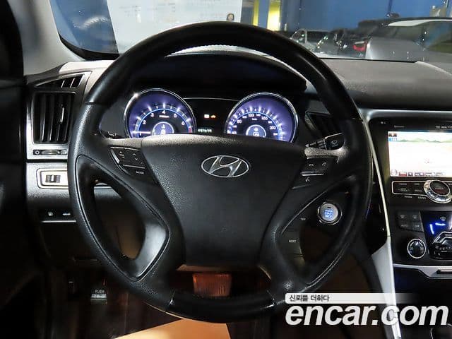 Hyundai YF Sonata топовая версия, 2010 15