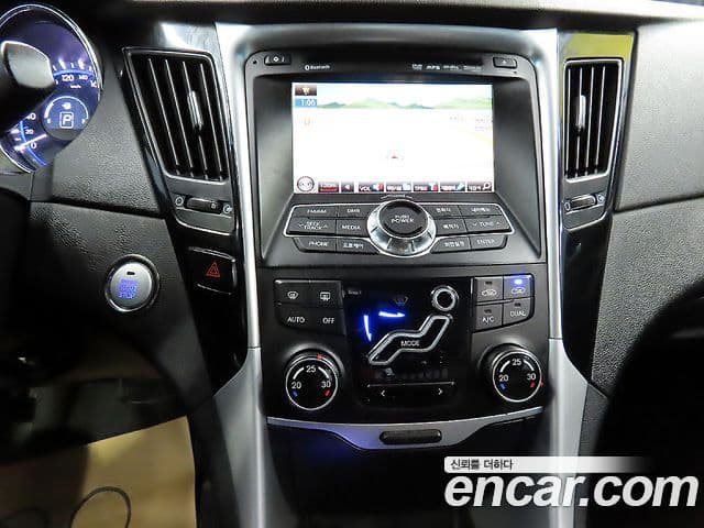 Hyundai YF Sonata топовая версия, 2010 17