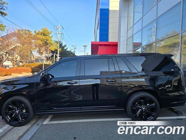 Cadillac Escalade 5세대 ESV Sport Platinum, 2025 2