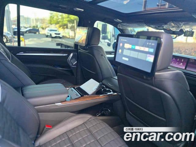 Cadillac Escalade 5세대 ESV Sport Platinum, 2025 все фото