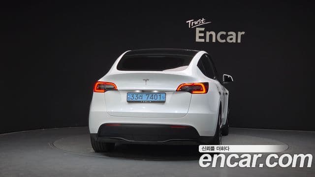 Tesla модель Y, 2024 4