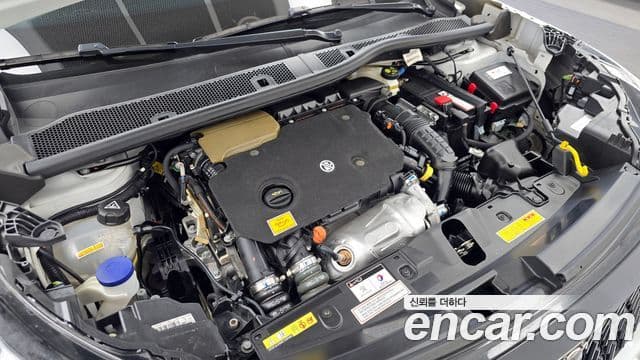 Peugeot 2008 2세대 1.5 BlueHDi GT, 2023 6