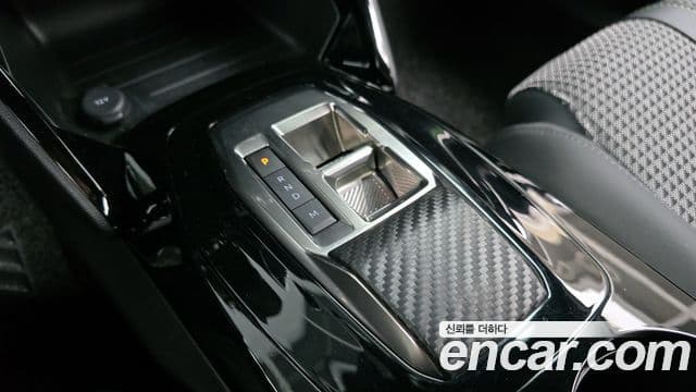 Peugeot 2008 2세대 1.5 BlueHDi GT, 2023 9