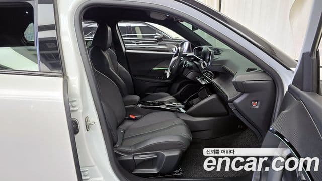 Peugeot 2008 2세대 1.5 BlueHDi GT, 2023 11