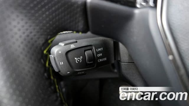 Peugeot 2008 2세대 1.5 BlueHDi GT, 2023 17