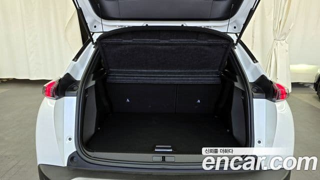 Peugeot 2008 2세대 1.5 BlueHDi GT, 2023 20
