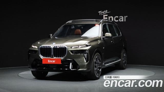 BMW X7 (G07) xDrive 40i M Sport 6인승, 2025 1
