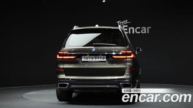 BMW X7 (G07) xDrive 40i M Sport 6인승, 2025 4