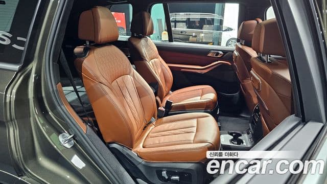 BMW X7 (G07) xDrive 40i M Sport 6인승, 2025 12