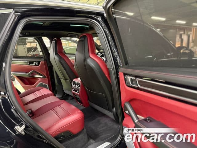 Porsche Cayenne (PO536) 4.0 турбо, 2022 10