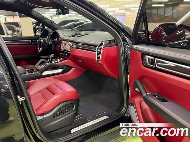 Porsche Cayenne (PO536) 4.0 турбо, 2022 18