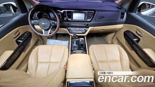 Kia All New Carnival VIP, 2016 7