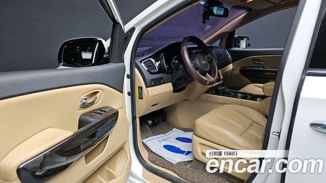 Kia All New Carnival VIP, 2016 10